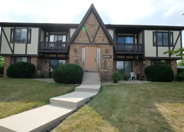 Property at 2009 Tracy Dr Unit 2009-4, Bloomington, IL, 61704, 2 beds, 2 baths, [object Object]