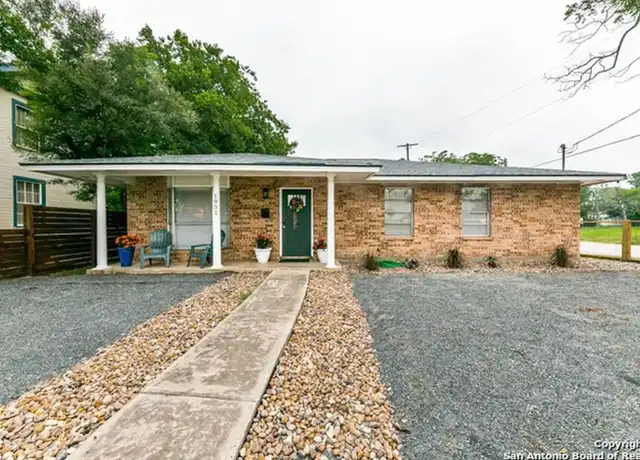 Property at 1931 N Interstate 35, San Antonio, TX, 78208, 1 bed, 1 bath, [object Object]
