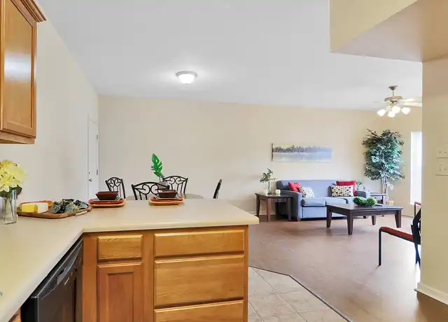 Property at University Park Apartments - 1025 S Donaghey Ave, Conway, AR, 72034, 2 beds, 2 baths, [object Object]