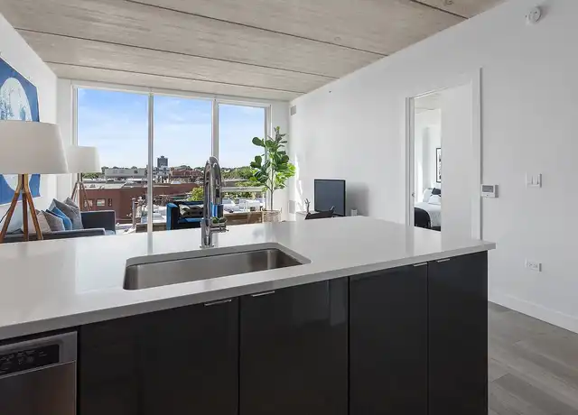 Property at Viridian on Sheridan - 734 W Sheridan Rd, Chicago, IL, 60613, 1 bed, 1 bath, [object Object]