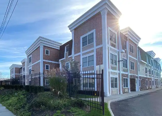 Property at 168 Fulton St Unit W301, Farmingdale, NY, 11735, 2 beds, 2 baths, [object Object]