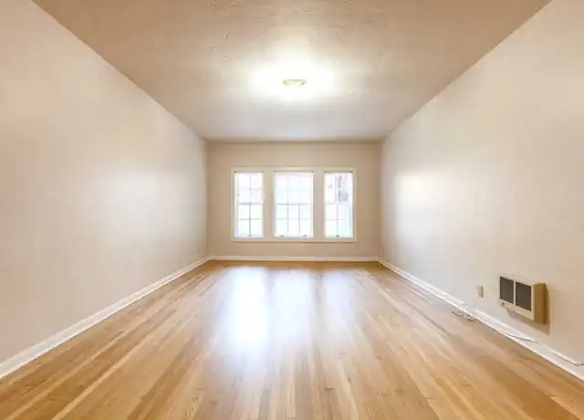 Property at 117 NW Trinity Pl, Portland, OR, 97209, 1 bed, 1 bath, [object Object]