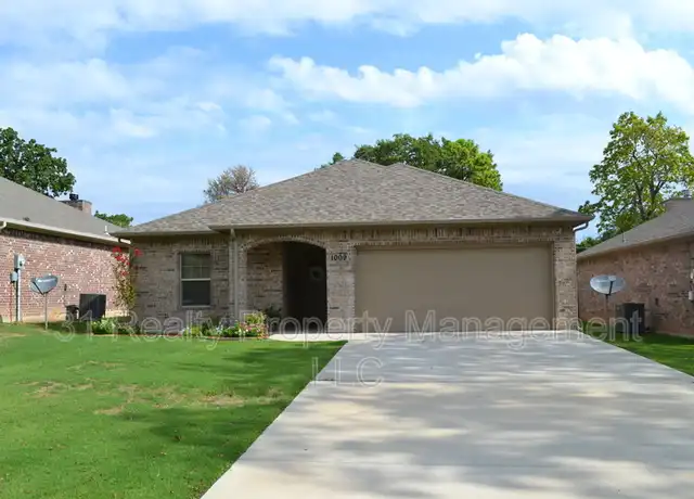 Property at 1009 Rice St, Denison, TX, 75020, 3 beds, 2 baths, [object Object]