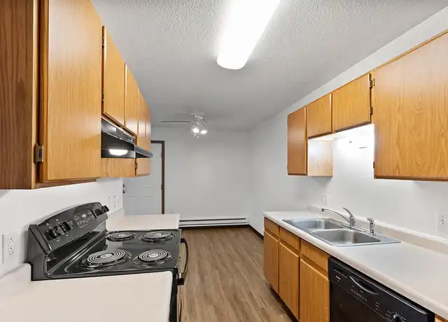 Property at The Willow - 611 W Van Weiss Blvd, West Burlington, IA, 52655, 2 beds, 1 bath, [object Object]