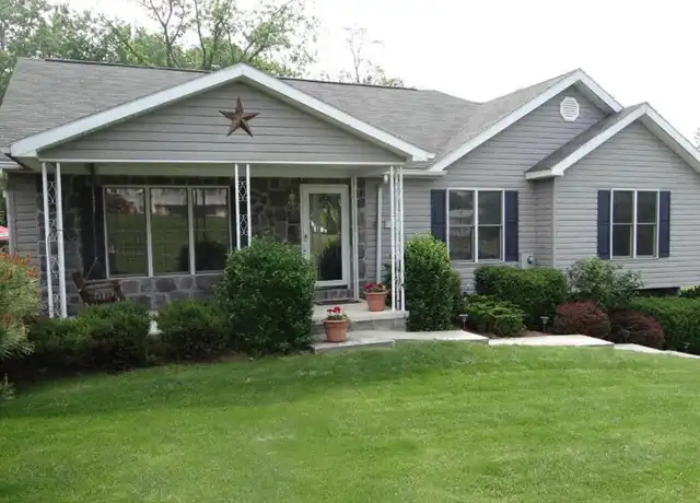 Property at 1032 Upland Dr, Fayetteville, PA, 17222, 5 beds, 2 baths, [object Object]