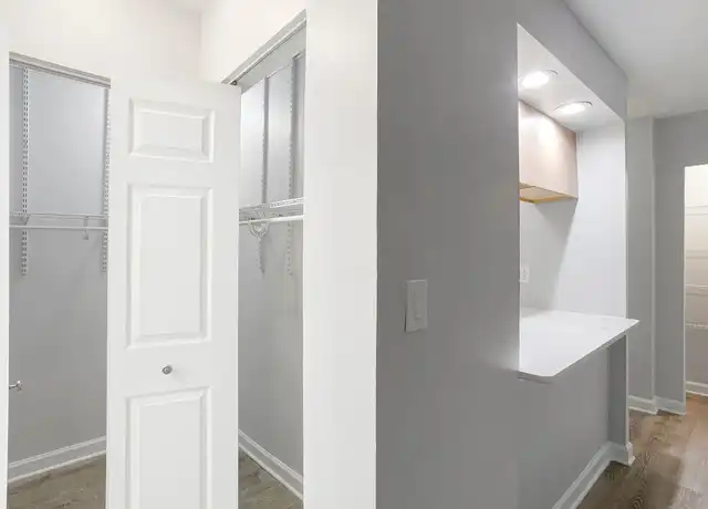 Property at The Sheridan Pratt - 6758 N Sheridan Rd, Chicago, IL, 60626, 0 beds, 1 bath, [object Object]