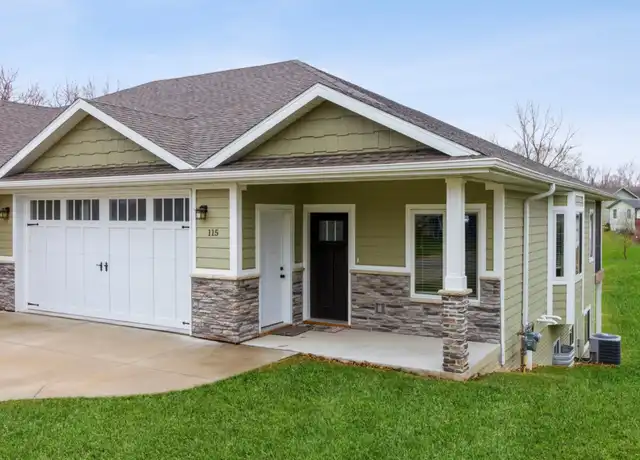 Property at 115 Glenwood St, Pella, IA, 50219, 3 beds, 2 baths, [object Object]