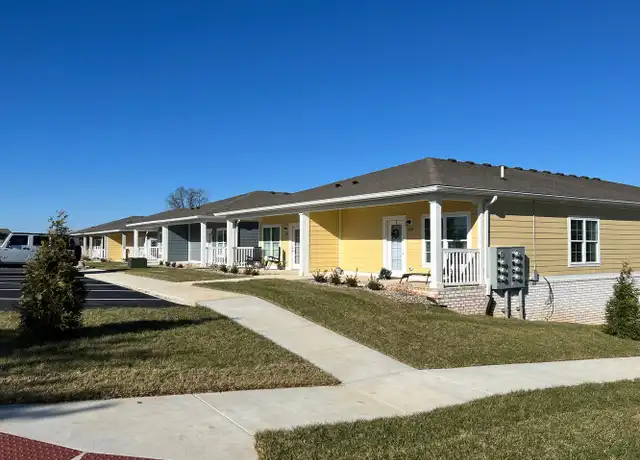 Property at 511 Traditions Blvd Unit 422, Bowling Green, KY, 42103, 1 bed, 1 bath, [object Object]