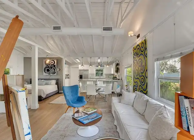 Property at 122 Florida Ave, Coral Gables, FL, 33133, 1 bed, 1 bath, [object Object]