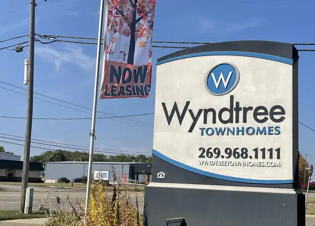 Property at 33 Wyndtree Dr, Springfield, MI, 49037, 4 beds, 1.5 baths, [object Object]