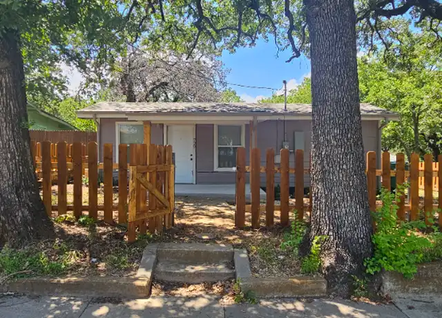 Property at 729 N Ruddell St, Denton, TX, 76209, 2 beds, 2 baths, [object Object]