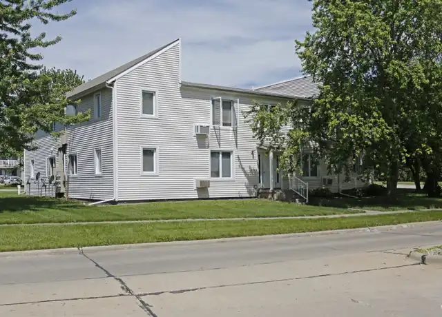 Property at 2402 High View Ct, Champaign, IL, 61822, 2 beds, 1 bath, [object Object]