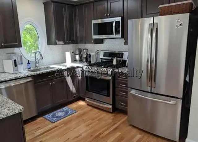 Property at 72 6th St, Cambridge, MA, 02141, 3 beds, 2 baths, [object Object]