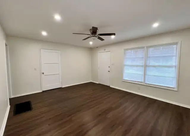 Property at 1061 E Broadway Unit 3, Long Beach, CA, 90802, 1 bed, 1 bath, [object Object]