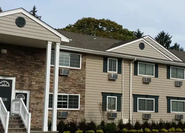 Property at 315 Brook Ave Unit 315-1B, Bay Shore, NY, 11706, 1 bed, 1 bath, [object Object]