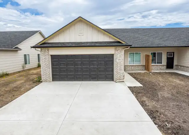Property at 419 SE 14th St Unit B, Newton, KS, 67114, 3 beds, 2 baths, [object Object]
