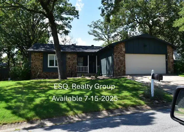 Property at 2 Pinecrest Ln, Maumelle, AR, 72113, 3 beds, 2 baths, [object Object]