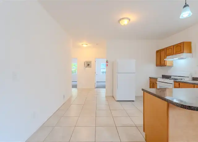 Property at 46 Tillinghast St Unit 3, Newark, NJ, 07108, 4 beds, 1 bath, [object Object]