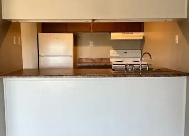 Property at 519 W 27th St S Unit 585-201, Wichita, KS, 67217, 1 bed, 1 bath, [object Object]