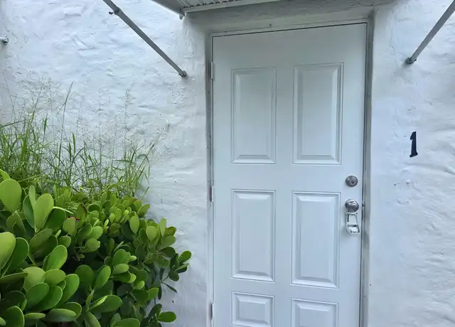 Property at 438 Barnett St Unit 1, West Palm Beach, FL, 33405, 2 beds, 1 bath, [object Object]