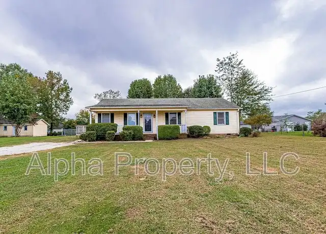 Property at 208 Roscoe Dr, Greer, SC, 29651, 3 beds, 2 baths, [object Object]