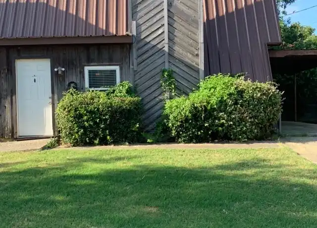 Property at 1100 W Morphy St Unit B, Fort Worth, TX, 76104, 2 beds, 1.5 baths, [object Object]