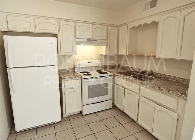 Photo of 2615 E Greenway Rd, Phoenix, AZ 85032