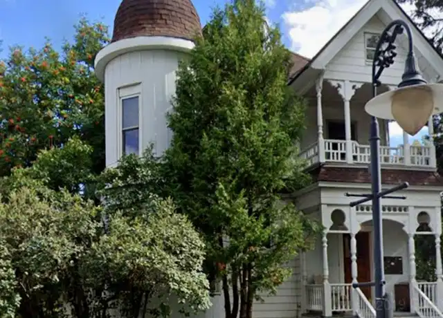 Property at 230 E 4th St Unit 2, Duluth, MN, 55805, 2 beds, 1 bath, [object Object]