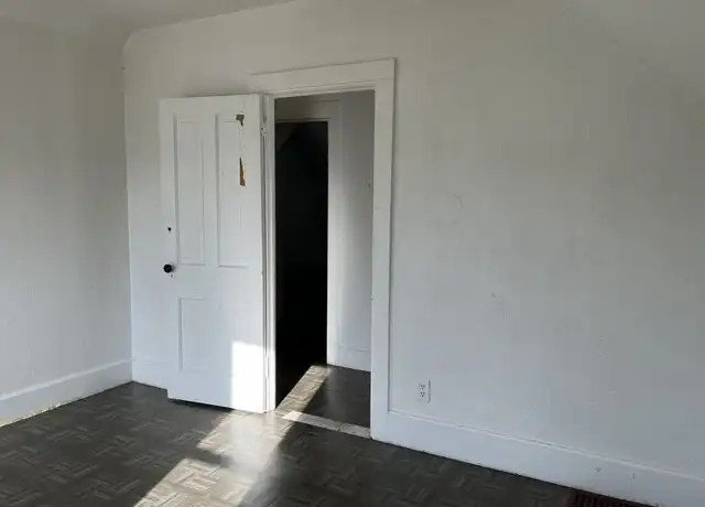 Property at 720 7th Ave N Unit 3, Fort Dodge, IA, 50501, 1 bed, 1 bath, [object Object]