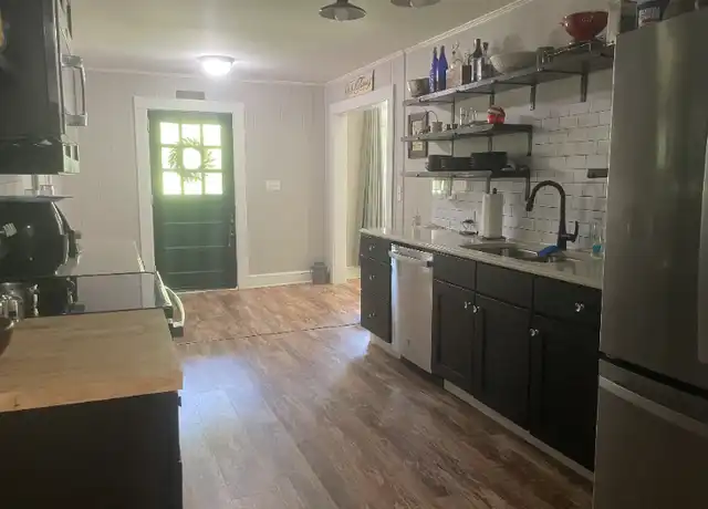 Property at 1472 Hollywood Hwy, Clarkesville, GA, 30523, 2 beds, 1 bath, [object Object]