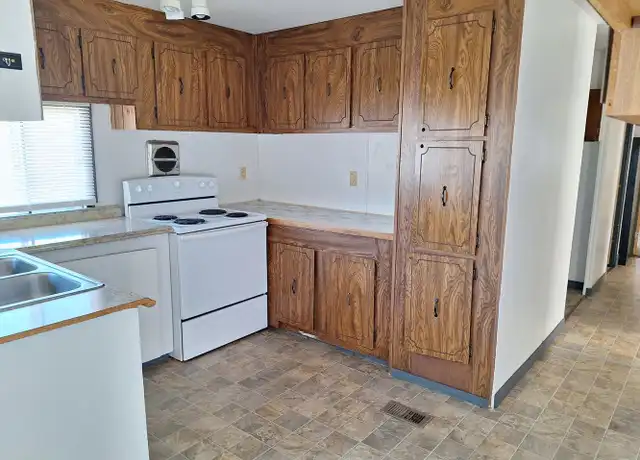 Property at 2903 NE Riverside Ave Unit 15, Pendleton, OR, 97801, 4 beds, 2 baths, [object Object]
