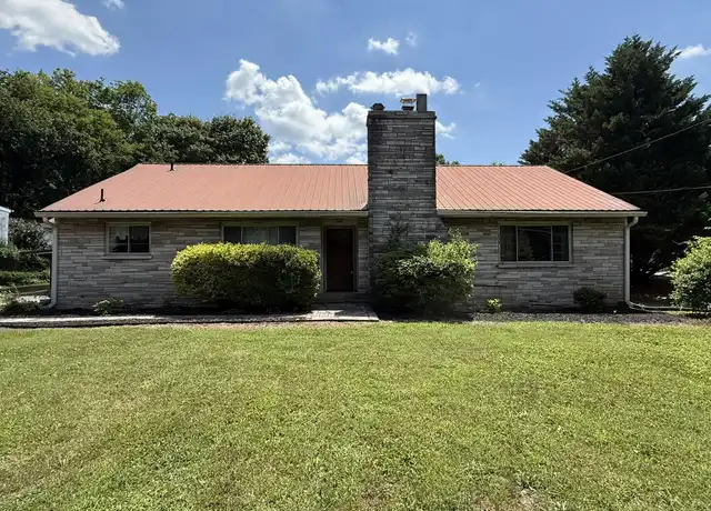 Property at 136 Gilbert Ln, Knoxville, TN, 37920, 3 beds, 2 baths, [object Object]