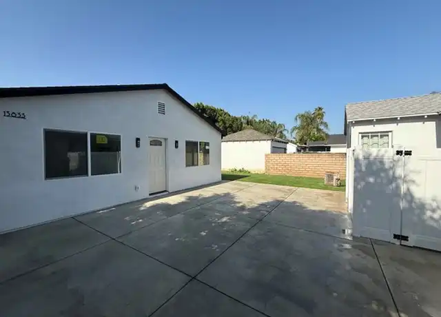 Property at 13833 Bessemer St, Van Nuys, CA, 91401, 3 beds, 2 baths, [object Object]