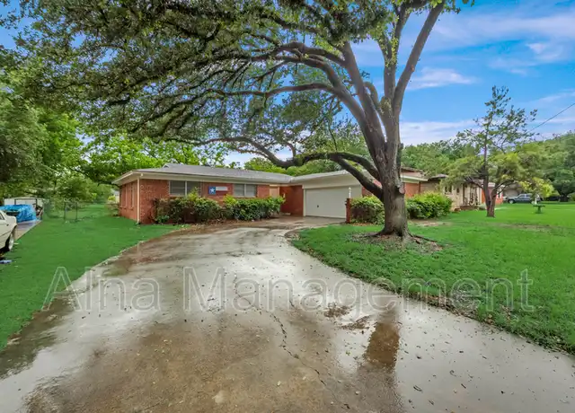 Property at 805 N Douglas Ave, Cleburne, TX, 76033, 3 beds, 2 baths, [object Object]
