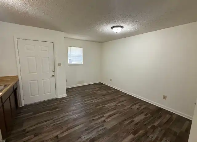 Property at 31 8th St NW Unit 11, Arab, AL, 35016, 1 bed, 1 bath, [object Object]