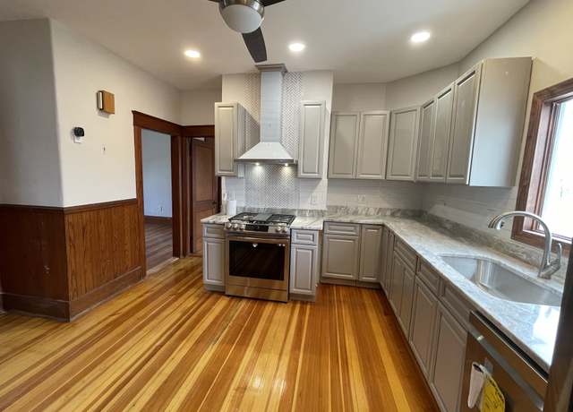 Photo of 105 Whittenton St Unit 2, Taunton, MA 02780