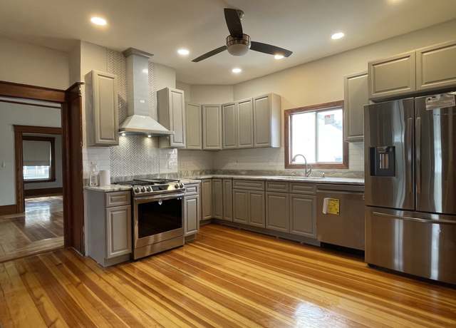 Photo of 105 Whittenton St Unit 2, Taunton, MA 02780