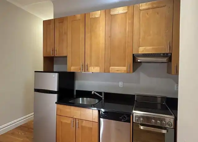 Property at 318 W 106th St, New York, NY, 10025, 0 beds, 1 bath, [object Object]