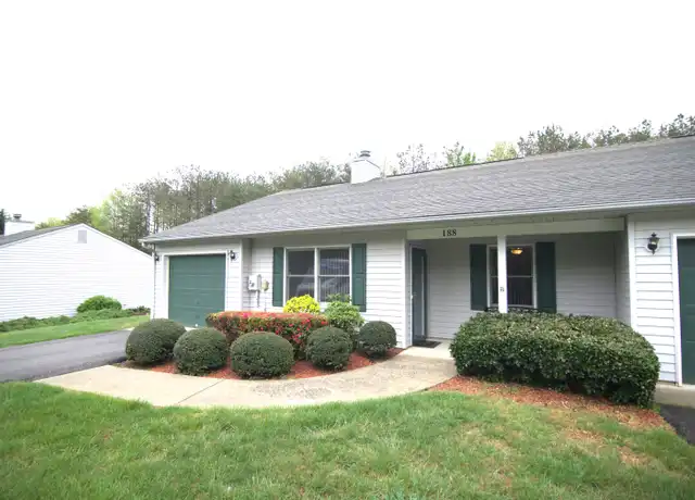 Property at 140 Oldfield Rd Unit 140, Moneta, VA, 24121, 2 beds, 1.5 baths, [object Object]