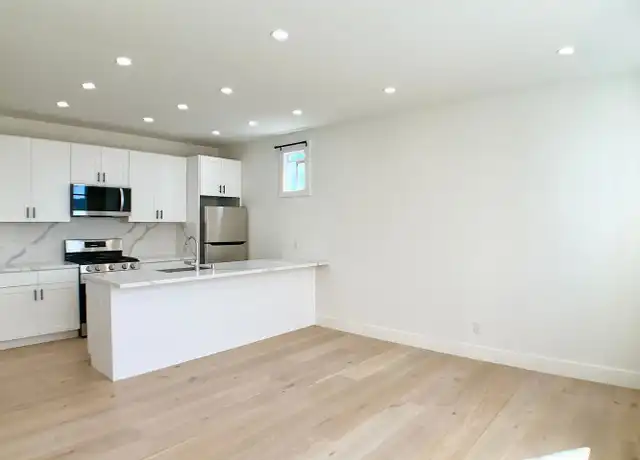 Property at 1601 Beach St Unit 305, San Francisco, CA, 94123, 2 beds, 1 bath, [object Object]