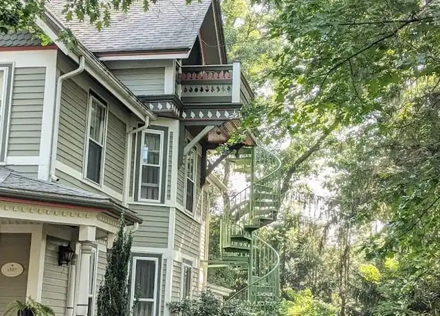 Property at 19 Mountfort Rd Unit A, Newton, MA, 02461, 1 bed, 1 bath, [object Object]