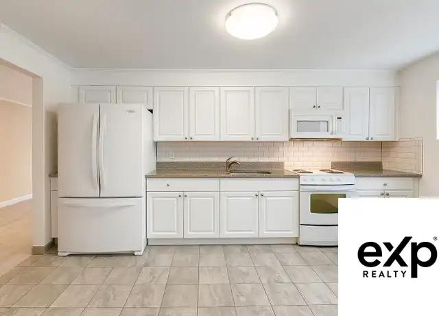 Property at 50 Bryon Rd #1, Chestnut Hill, MA, 02467, 2 beds, 1 bath, [object Object]