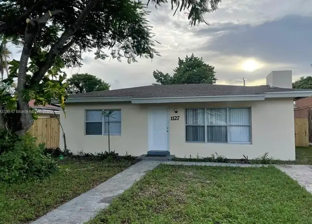 Property at 1127 NW 7th Ave, Fort Lauderdale, FL, 33311, 3 beds, 1 bath, [object Object]