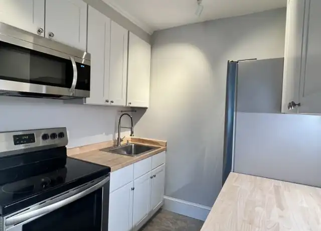 Property at 5 Chapel St Unit 10, Newmarket, NH, 03857, 1 bed, 1 bath, [object Object]