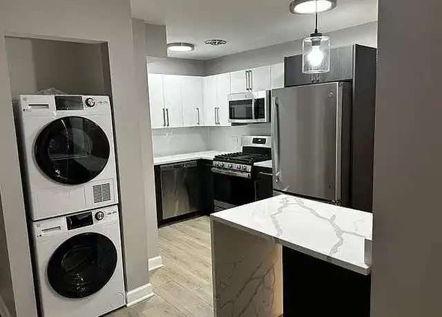 Property at Loyola Beach Apartments - 7064 N Sheridan Rd, Chicago, IL, 60626, 0 beds, 1 bath, [object Object]
