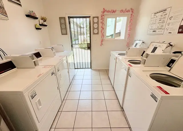Photo of 1666 W Pampas Ln, Anaheim, CA 92802