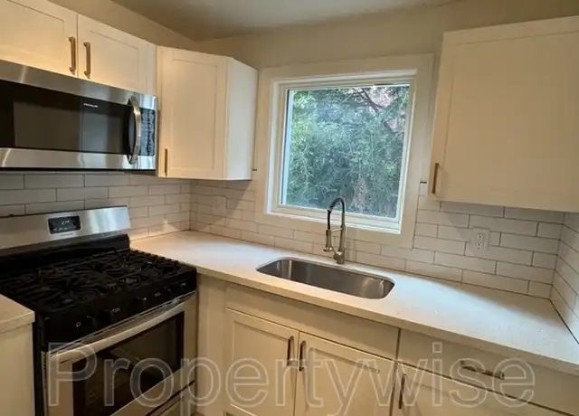 Property at 376 E 300 S Unit 3, Salt Lake City, UT, 84111, 1 bed, 1 bath, [object Object]