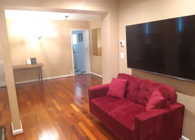 Property at 3450 39th St NW Unit Bedroom 1, Washington, DC, 20016, 1 bed, 1 bath, [object Object]
