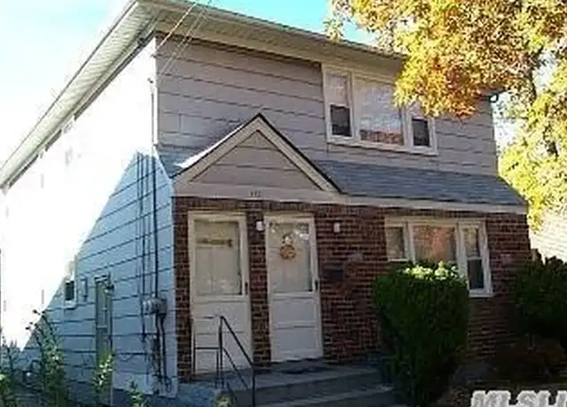 Property at 137 Nassau Blvd, West Hempstead, NY, 11552, 3 beds, 1 bath, [object Object]