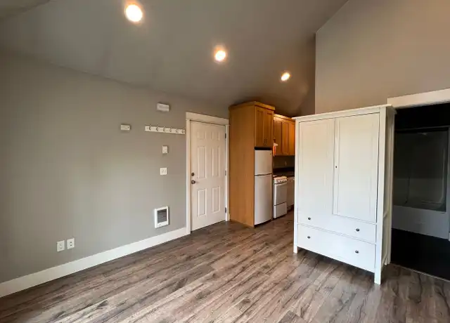 Property at 1908 Alder St Unit 1912al, Eugene, OR, 97405, 0 beds, 1 bath, [object Object]